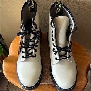 Dr. Martens 1469 Cream lace-up Boots